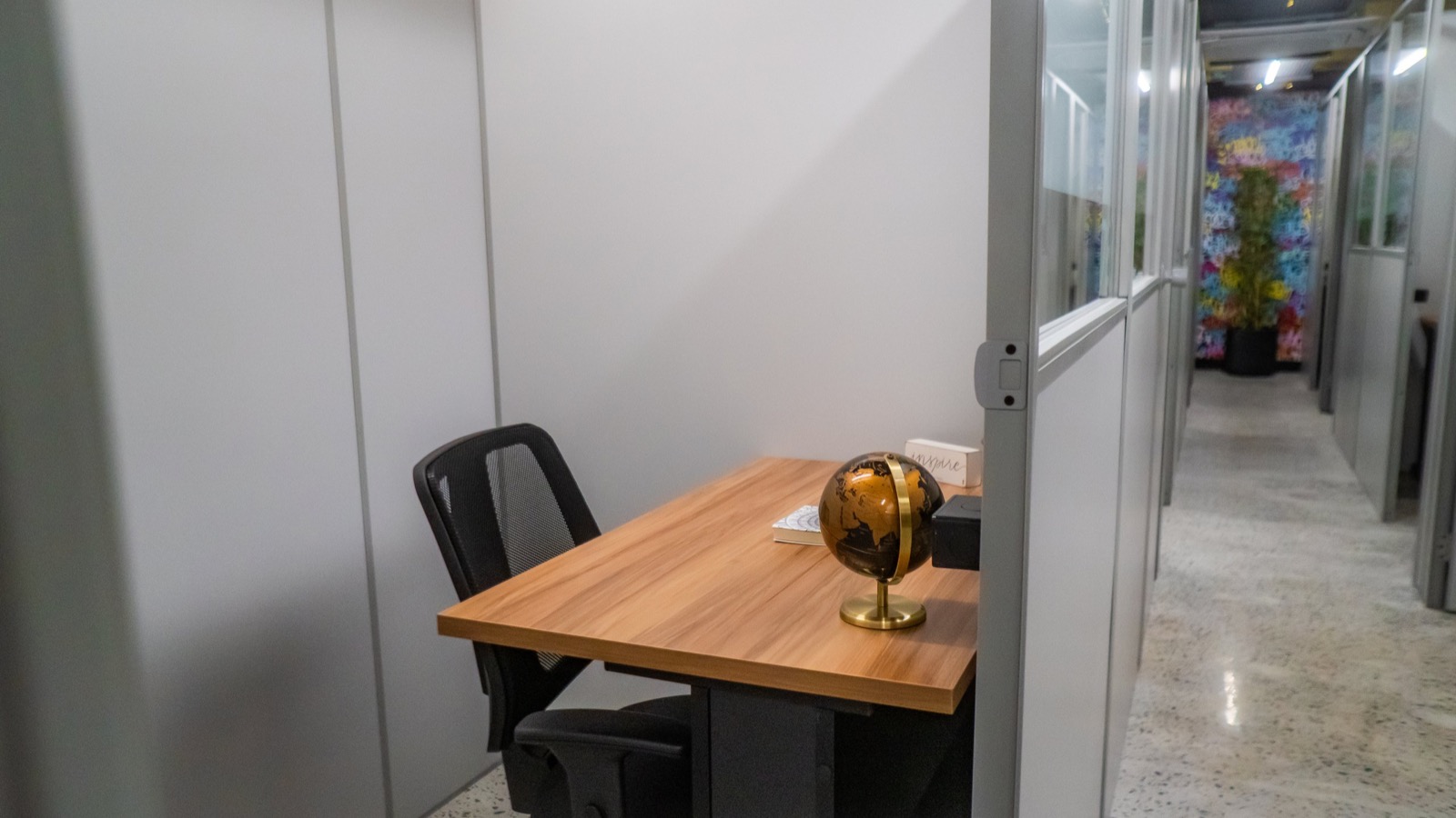 Sala privativa mobiliada no WorkHub Itajaí